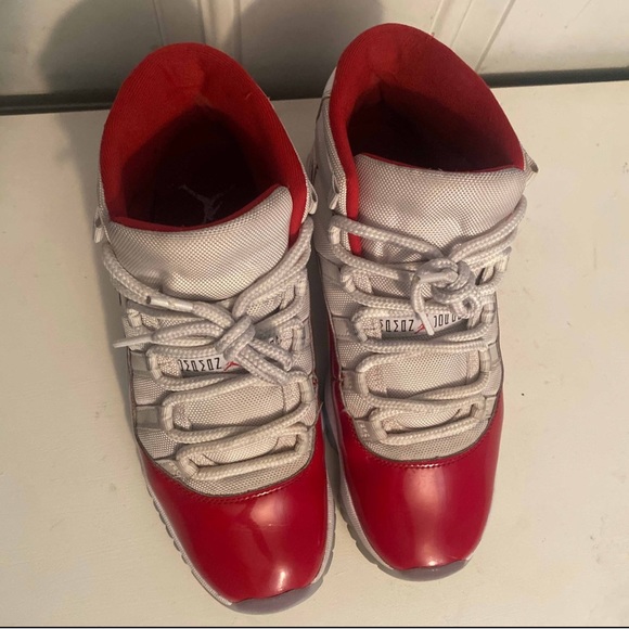 Jordan 11 Cherrys , Size 9, Red